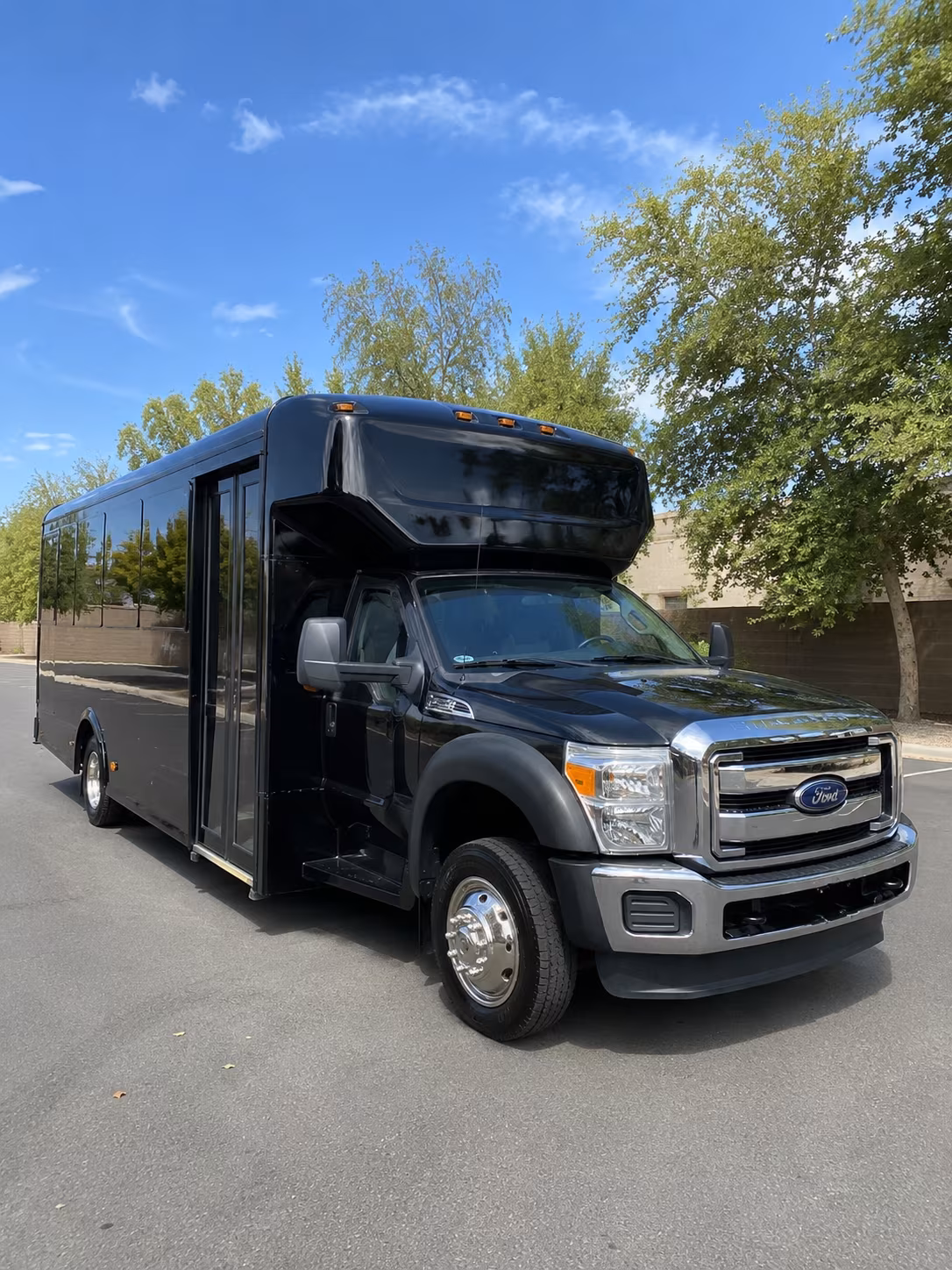 bachelorette and bachelor party buses in ventura and along the coast