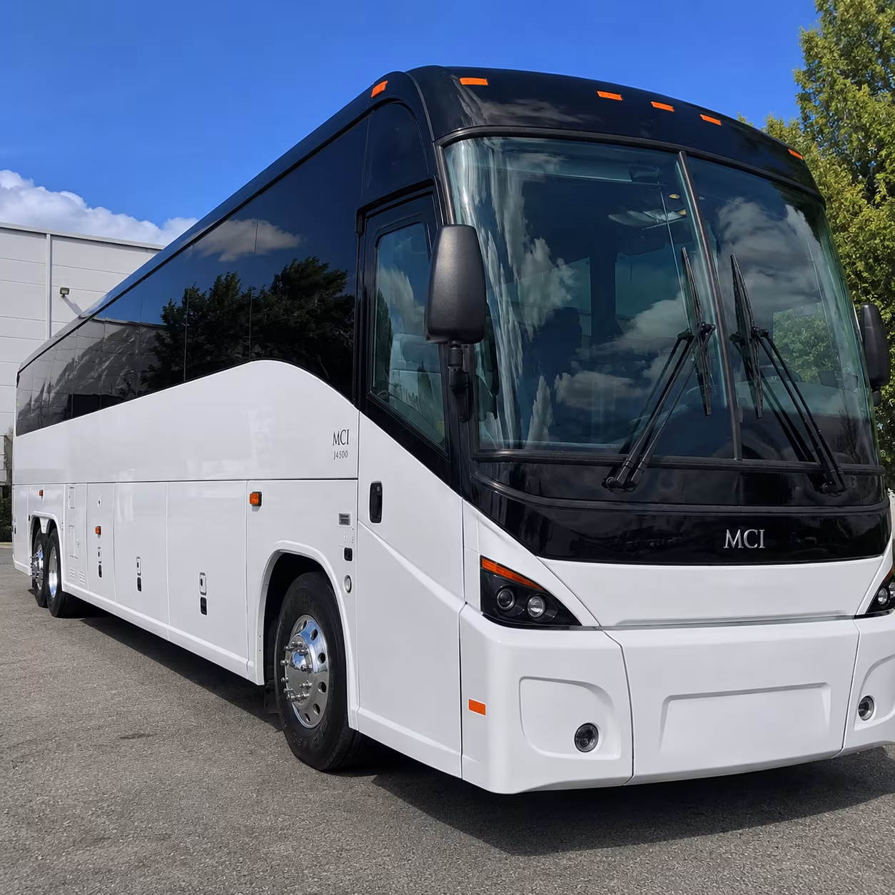 daily commuter shuttles along the us 101 corridor